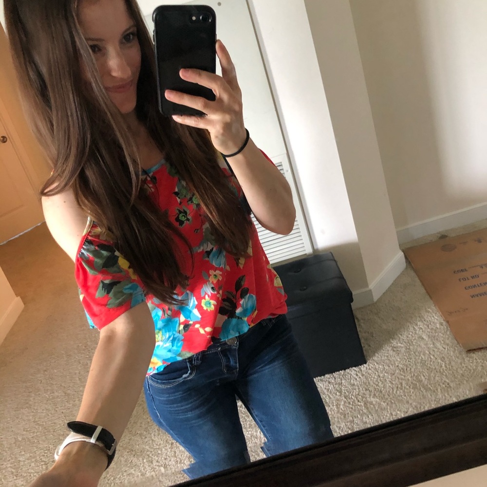 ♥️Floral Cold Shoulder Blouse Coral Size Small